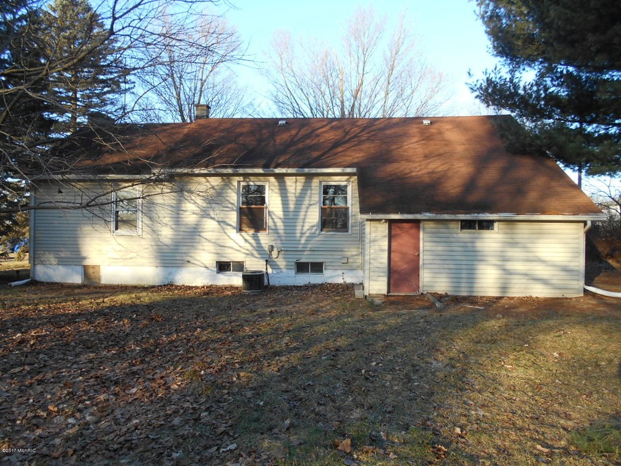 2823 S Patterson Rd, Wayland, MI 49348 - photo 1