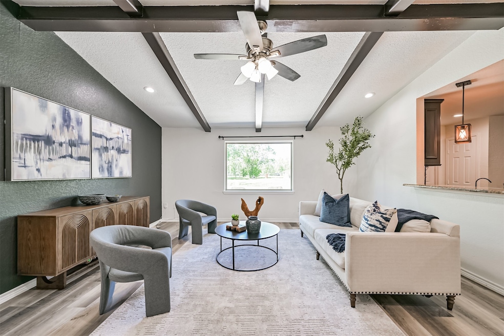 Welcome to charm style on an acre of land in Pearl