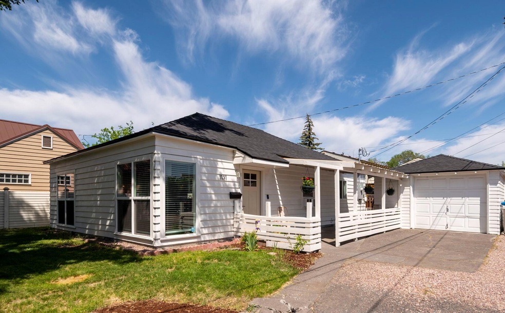 2-web-or-mls-1131 SW Evergreen Ave-2