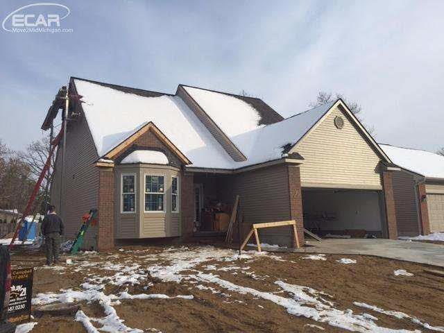 11425 Hidden Oaks Dr, Clio, MI 48420 - photo 1