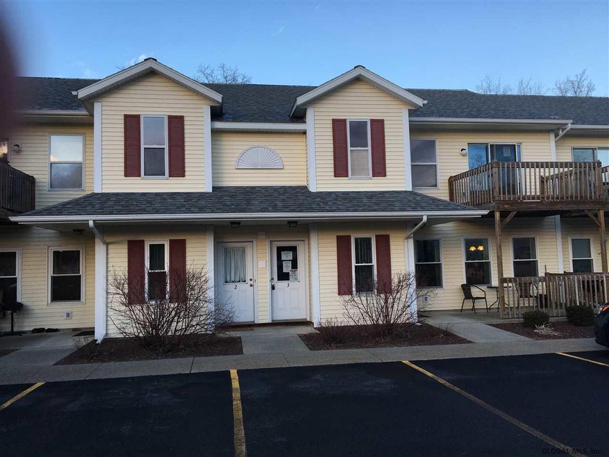 1702 Cambridge Manor Dr, Schenectady, NY 12302 - photo 1