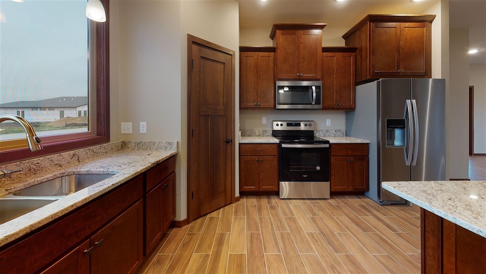 3725 Lincoln Ave, Spirit Lake, IA 51360 - photo 1