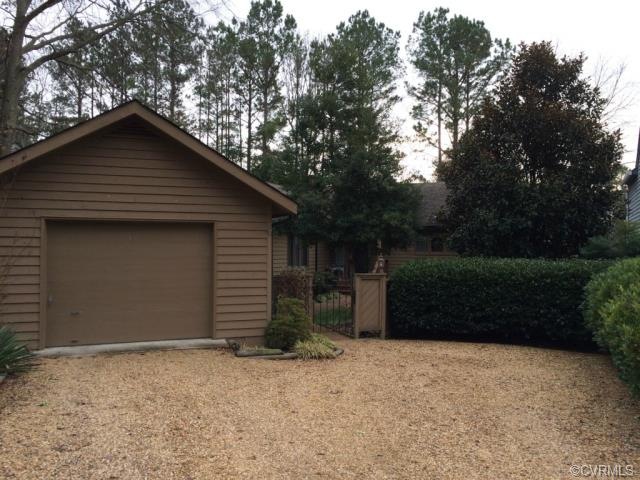 Detached one car garage