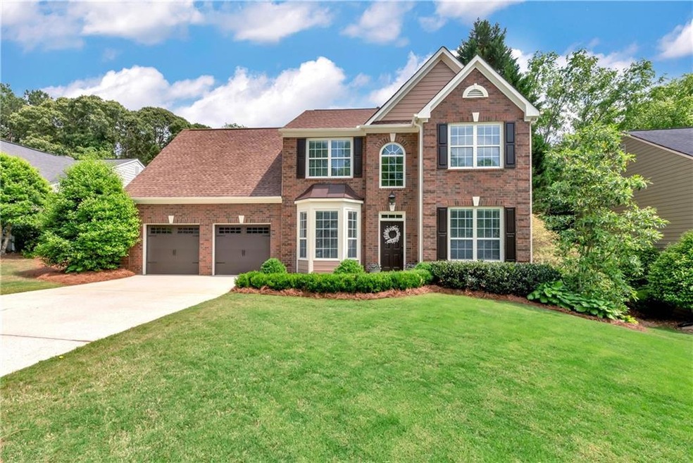View of front of house featuring a front yard