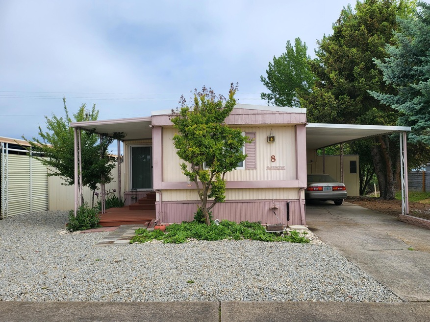 301 Freeman Rd unit 8, Central Point, OR 97502 - photo 1