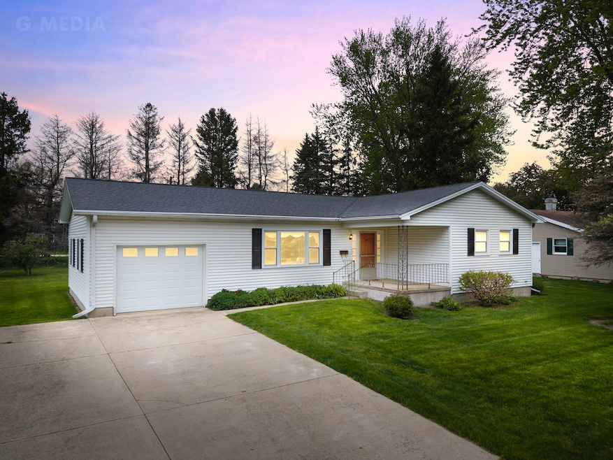 200 W Eisenhower St, Waterman, IL 60556 - photo 1