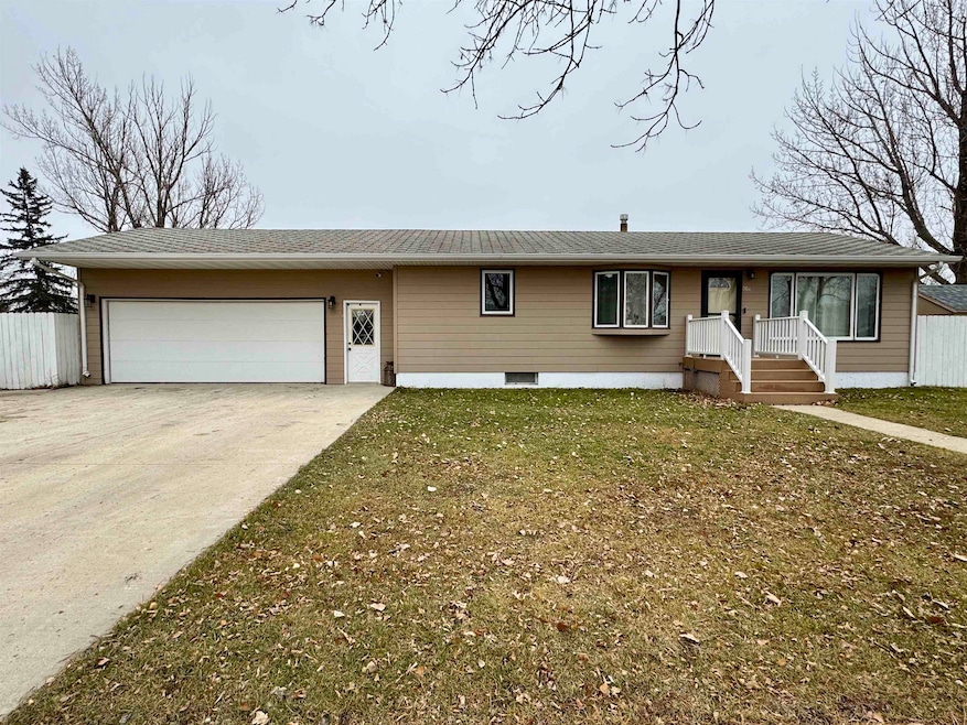 502 7th Ave SE, Stanley, ND 58784 - photo 1