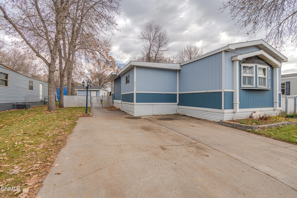 2500 Centennial Rd unit 244, Bismarck, ND 58503 - photo 1