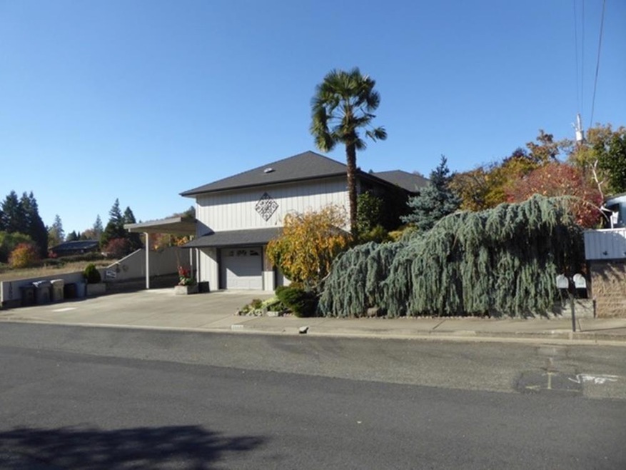 1350 NW Prospect Ave, Grants Pass, OR 97526 - photo 1