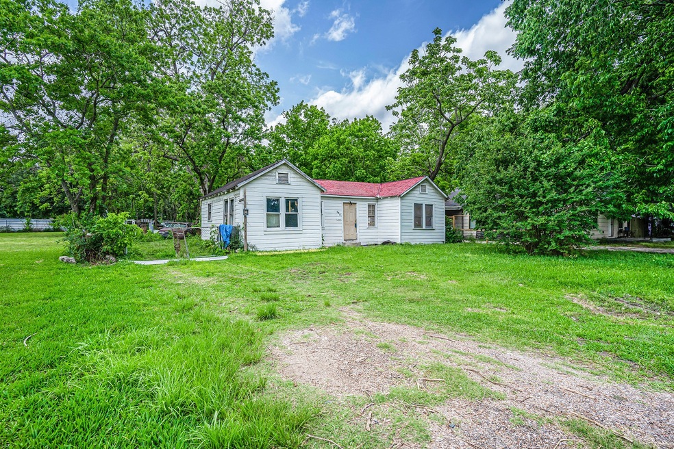 5709 Wayne St, Houston, TX 77026 - photo 1