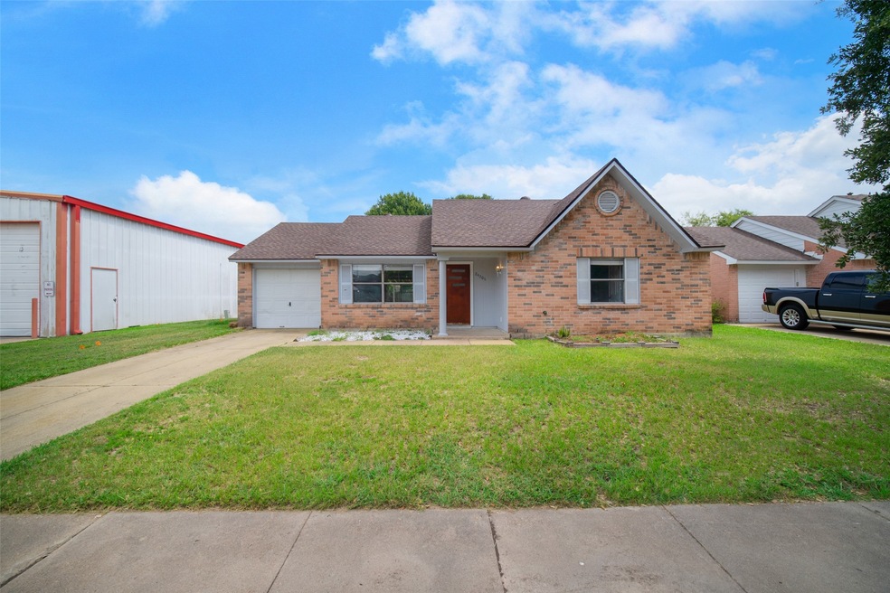 24506 Running Iron Dr, Hockley, TX 77447 - photo 1