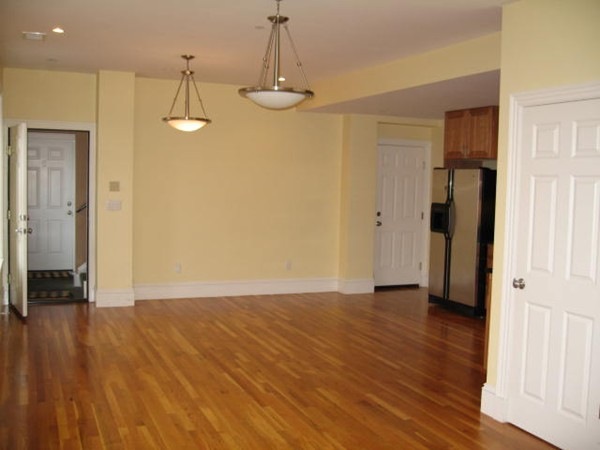 486 Shawmut Ave unit 5, Boston, MA 02118 - photo 1