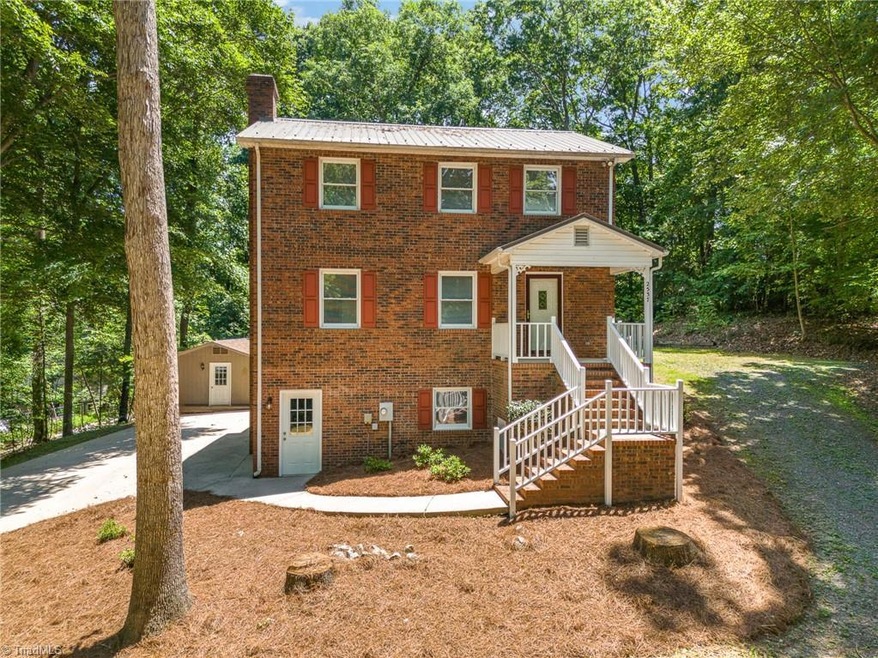 2537 Winding Woods Ln, Asheboro, NC 27205 - photo 1