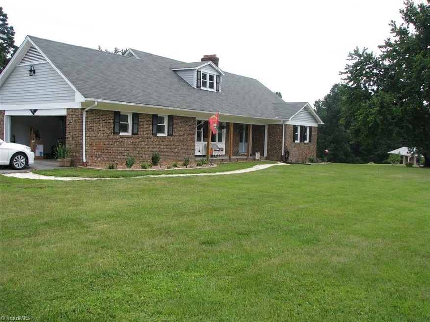 5515 Grove Forrest Dr, High Point, NC 27263 - photo 1