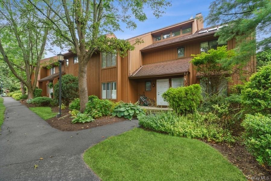 181 Scenic Dr, Mohegan Lake, NY 10547 - photo 1