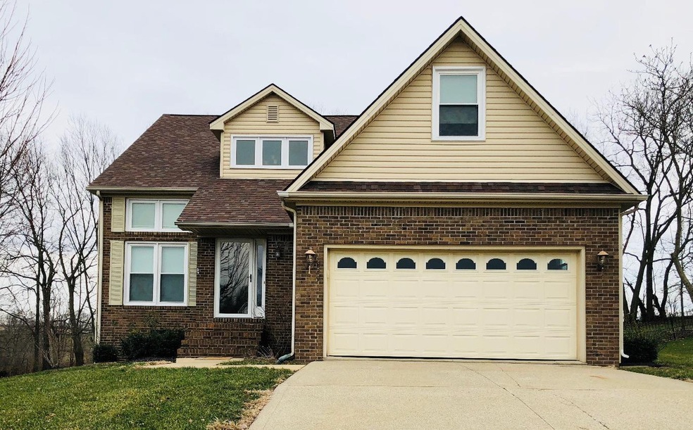 829 Isaac Shelby Cir E, Frankfort, KY 40601 - photo 1