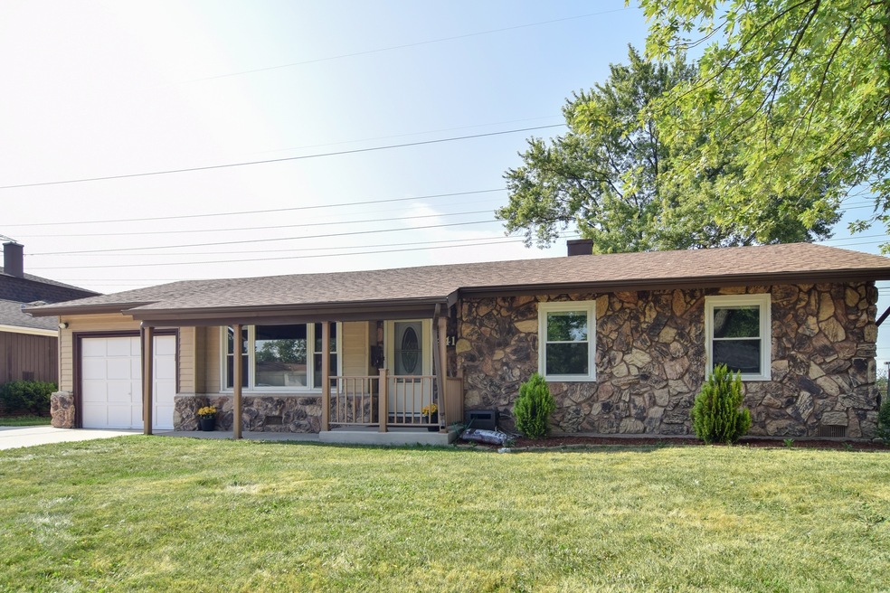 Welcome Home to 441 Walnut Lane in Elk Grove Villa