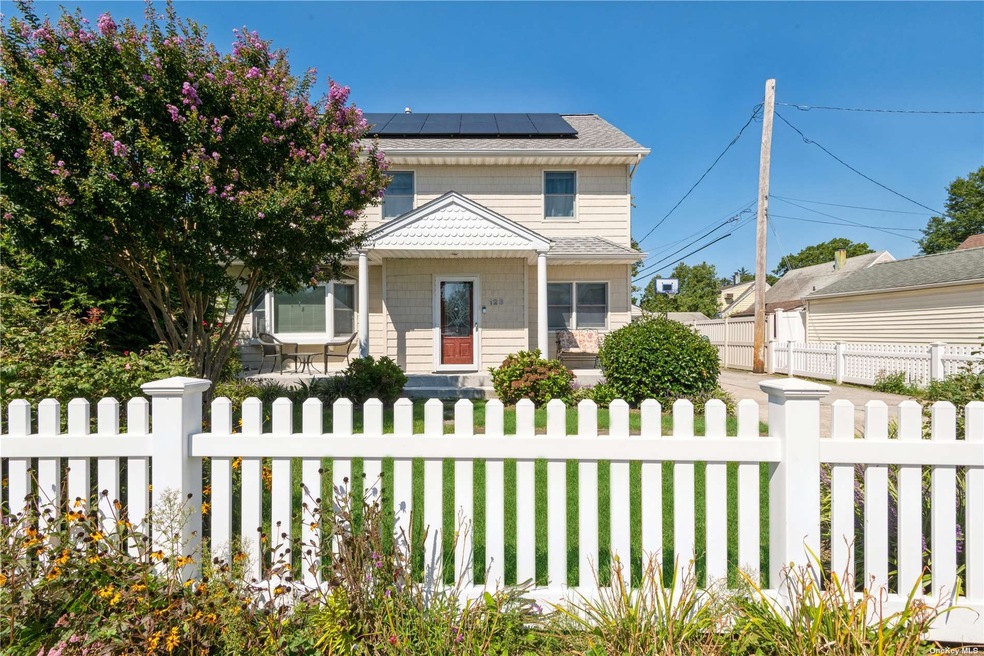 128 Edgeworth St, Valley Stream, NY 11581 - photo 1