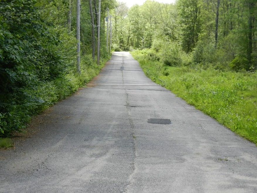 3 Hemlock St, Douglas, MA 01516 - photo 1