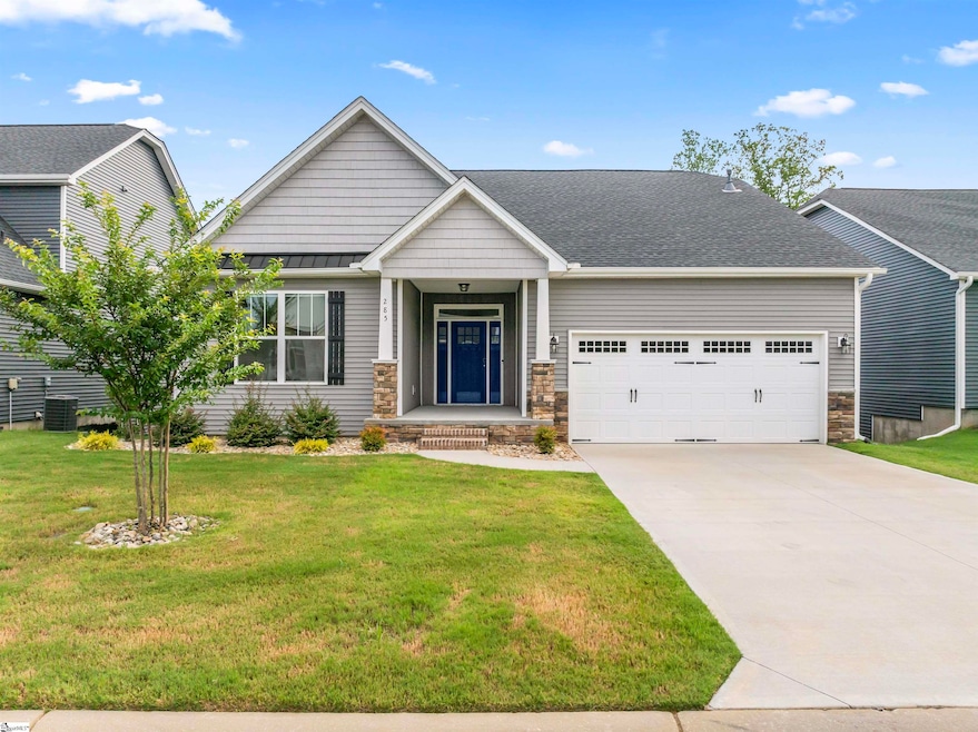 285 Foxbank Cir, Greer, SC 29651 - photo 1