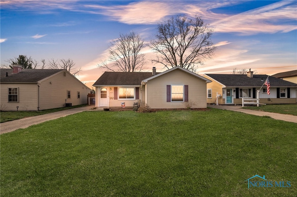 2737 Trimble Rd, Toledo, OH 43613 - photo 1