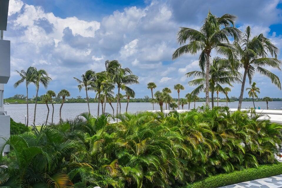 La Palma unit 2020, Palm Beach, FL 33480 - photo 1