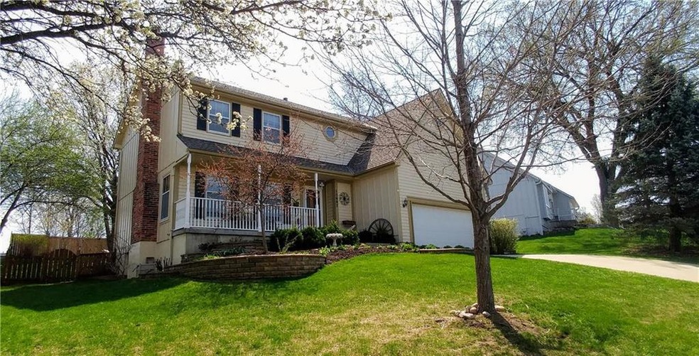 15607 Maple St, Overland Park, KS 66223 - photo 1