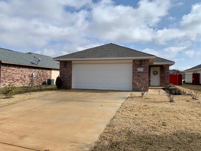 217 Candlewood Cir, Gainesville, TX 76240 - photo 1