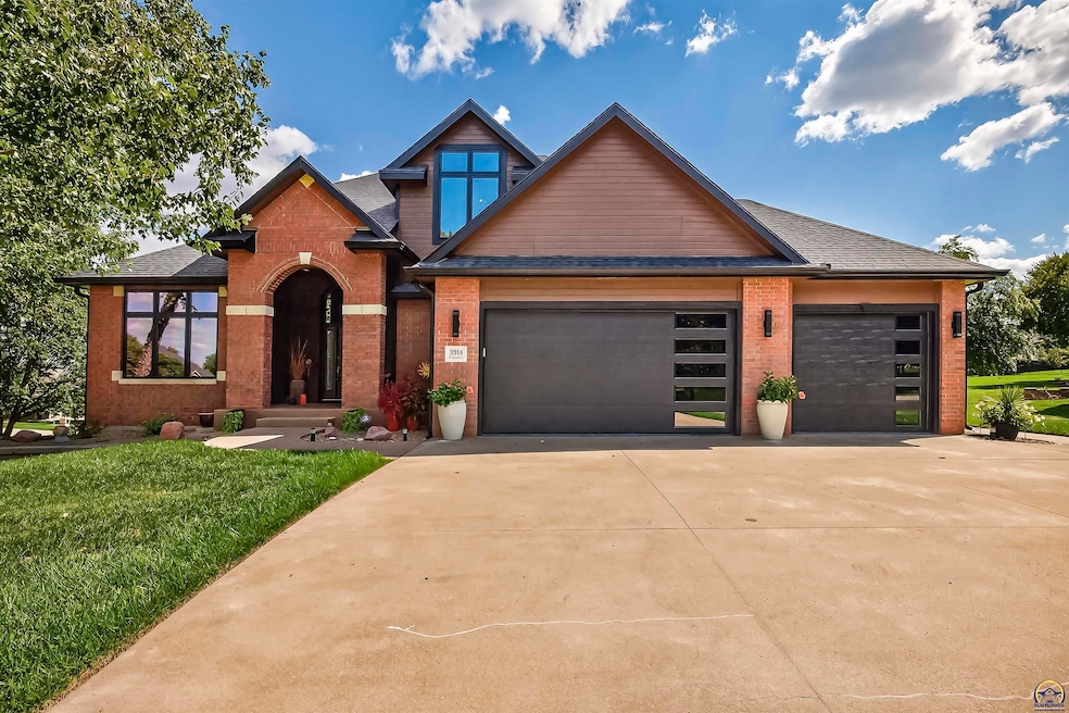 3914 SW Barons Ln, Topeka, KS 66610 - photo 1