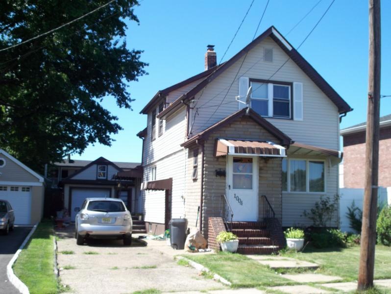 1004 Mopsick Ave, Linden, NJ 07036 - photo 1