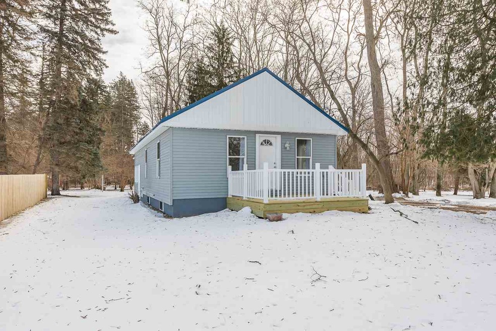 512 Sandow Rd, Midland, MI 48640 - photo 1