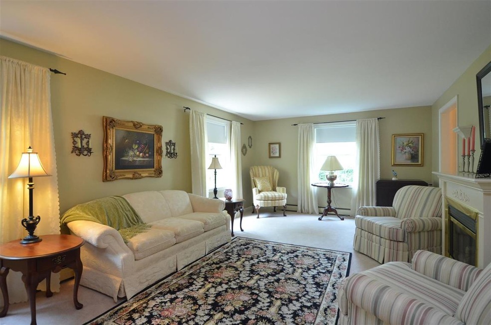 10 Hemlock St, Rochester, NH 03867 - photo 1