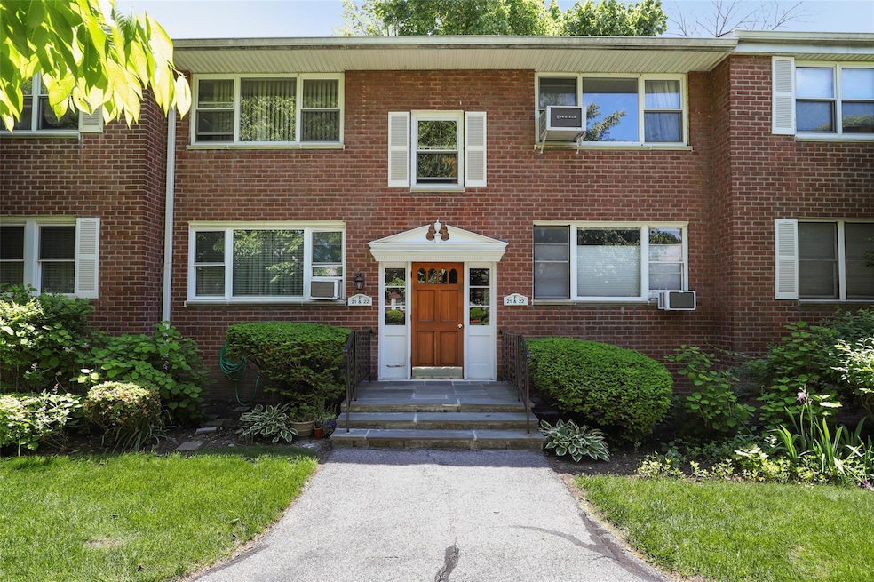 Sulgrave Owners Corporation unit 22F, White Plains, NY 10603 - photo 1