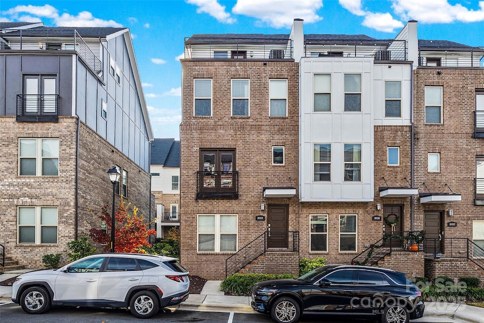 16034 Roscoe Ln, Charlotte, NC 28204 - photo 1