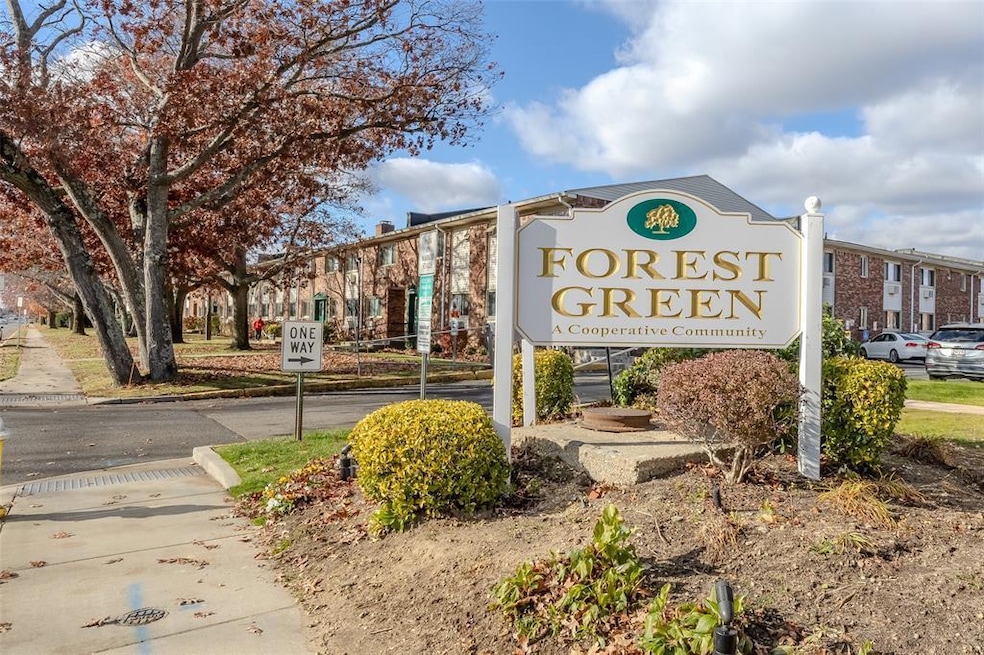 2435 Union Blvd unit 7A, Islip, NY 11751 - photo 1