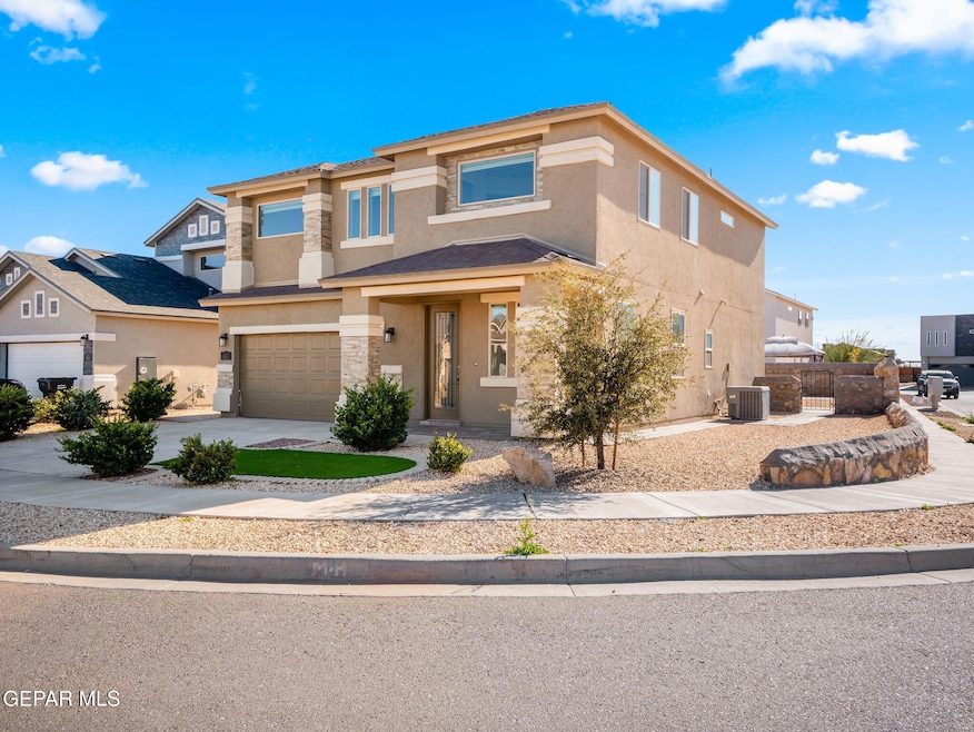 561 Issa Cir, El Paso, TX 79932 - photo 1