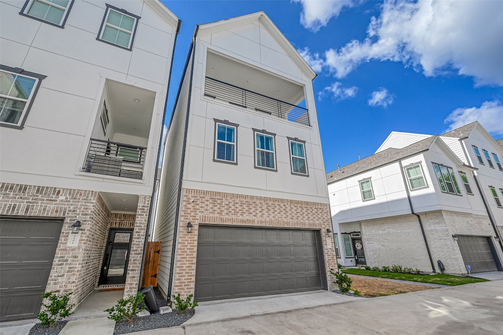 5418 Wheatley St unit D, Houston, TX 77091 - photo 1