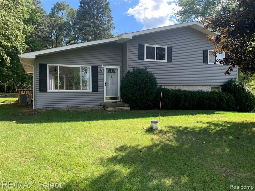 7067 Stanley Rd, Flushing, MI 48433 - photo 1