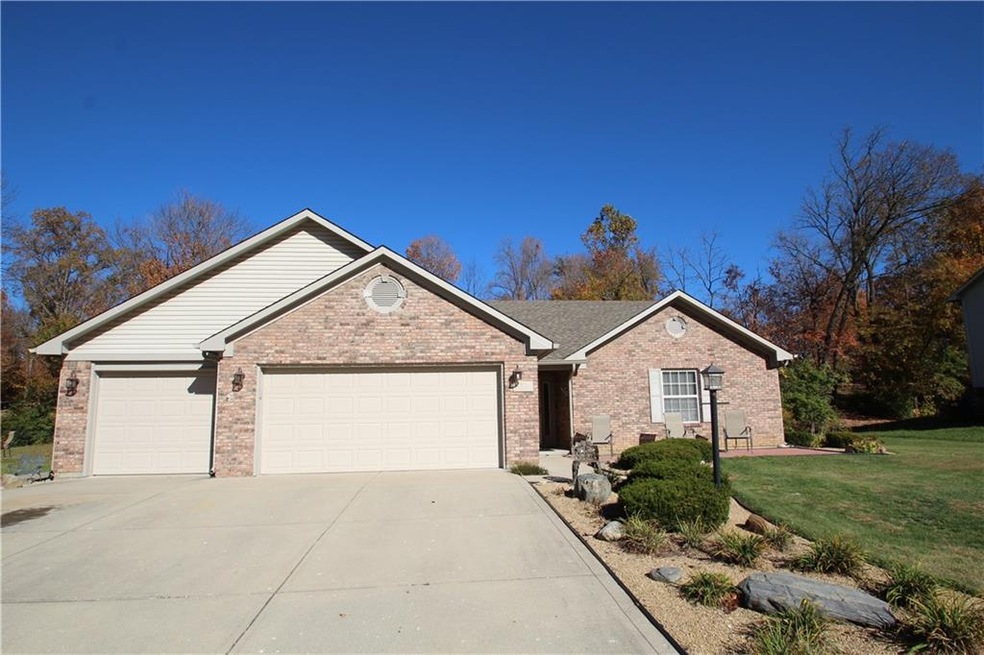 1039 Charnwood Pkwy, Beech Grove, IN 46107 - photo 1