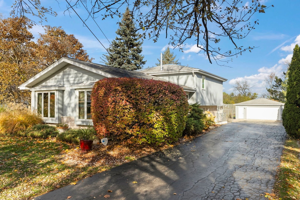 3068 Hickory Rd, Homewood, IL 60430 - photo 1