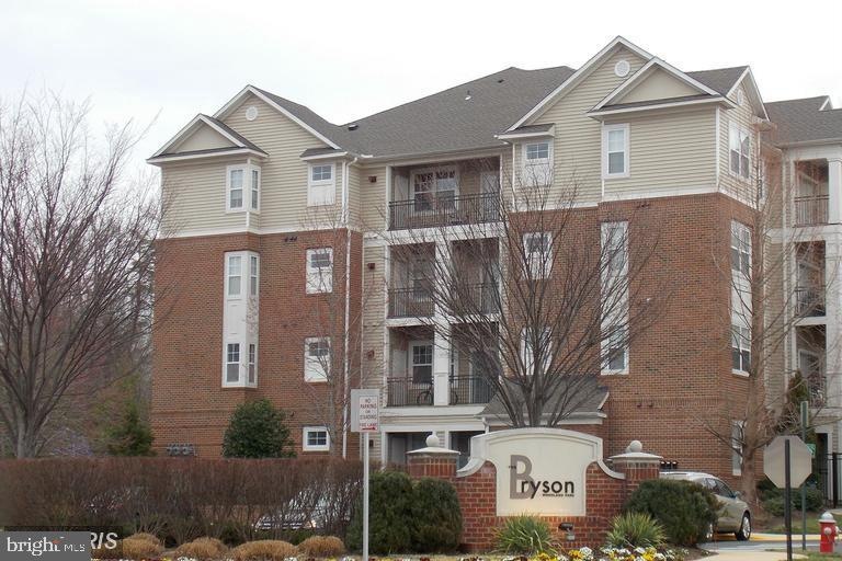 12900 Centre Park Cir unit 307, Herndon, VA 20171 - photo 1