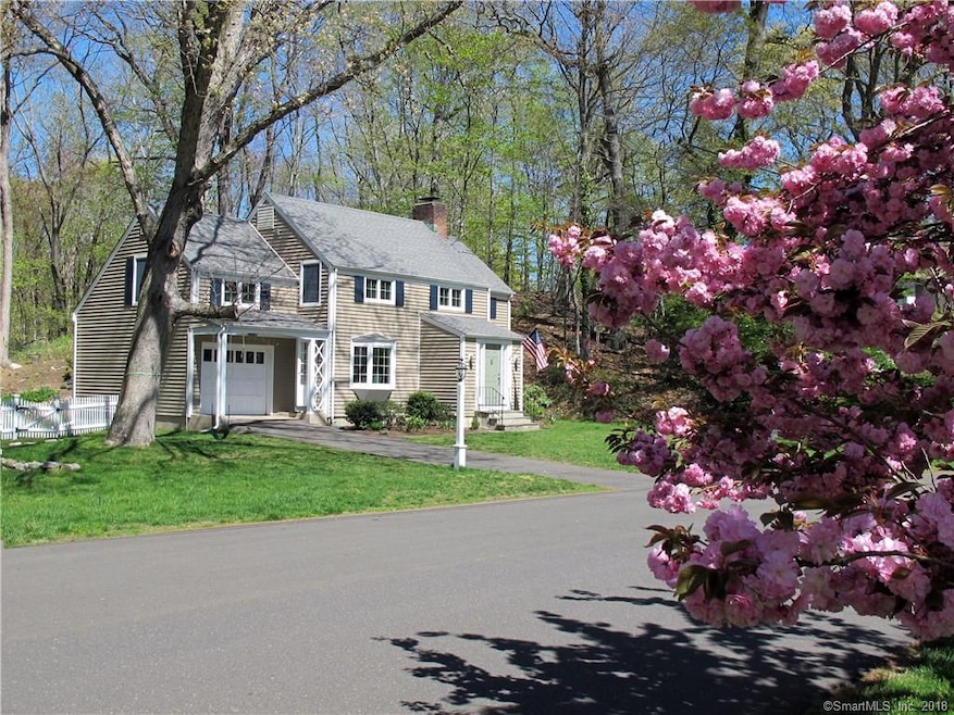 29 Phillips Ln, Darien, CT 06820 - photo 1