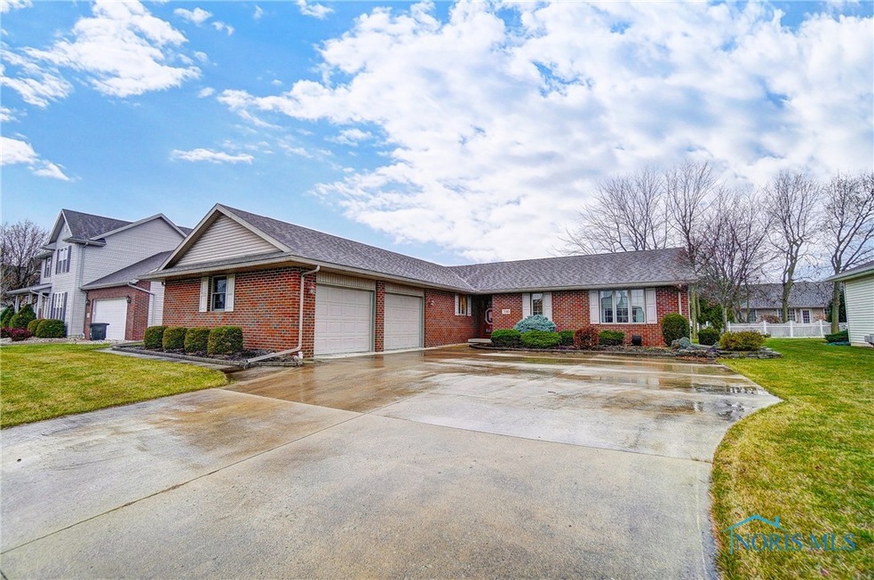 700 Colt Dr, Findlay, OH 45840 - photo 1