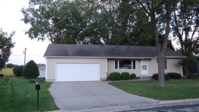 207 S Kerch St, Brooklyn, WI 53521 - photo 1