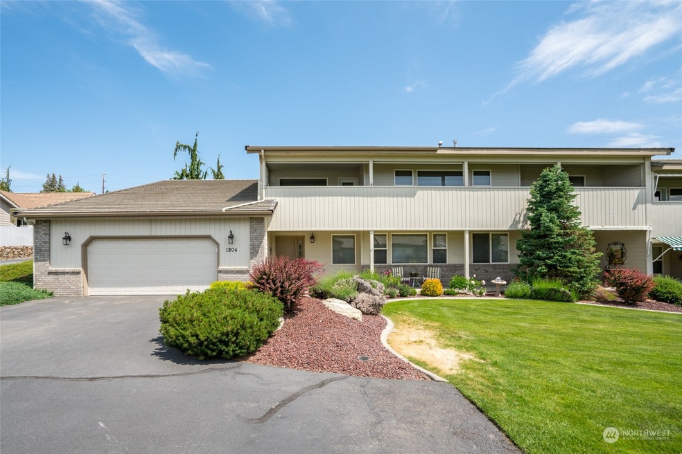 1380 Eastmont Ave unit 1204, East Wenatchee, WA 98802 - photo 1