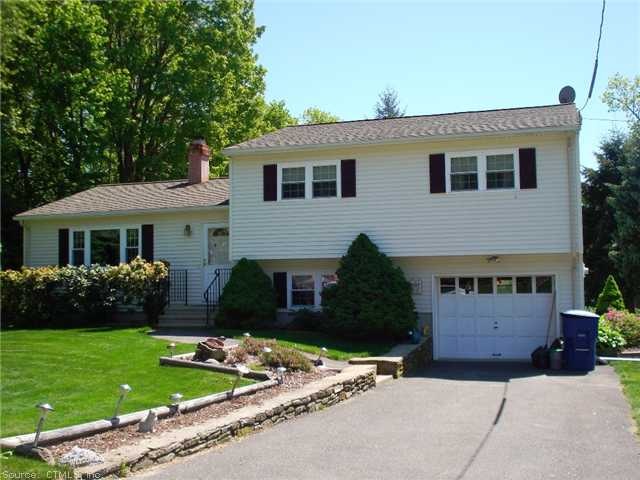 24 Darren Ct, Waterbury, CT 06708 - photo 1