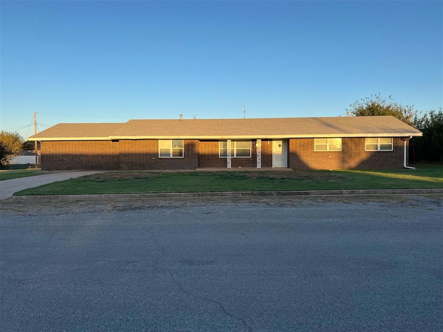 409 S Bruce St, Carnegie, OK 73015 - photo 1