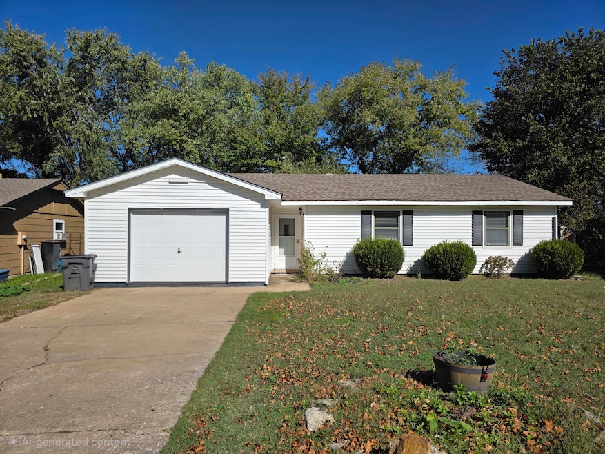 409 E 5th Place, Grove, OK 74344 - photo 1