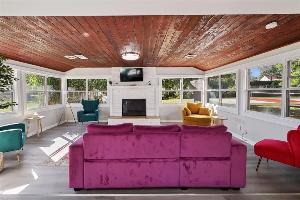 1028 28th St, West Des Moines, IA 50266 - photo 1