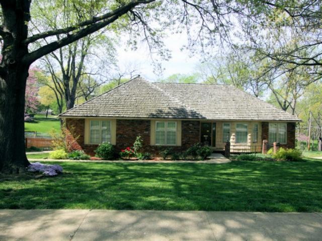 10706 W 52nd Cir, Shawnee, KS 66203 - photo 1